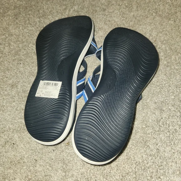 Clarks Cloudsteppers Blue and White Casual Sandals - Picture 4 of 5